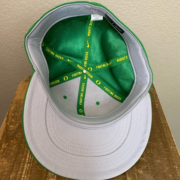 Nike True Dri Fit University of Oregon Ducks Hat fitted size 7 - Picture 6 of 12